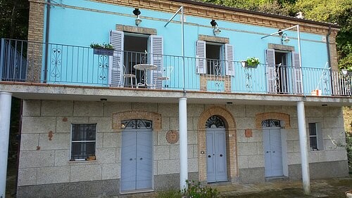 Beautiful detached villa by the sea. - 2