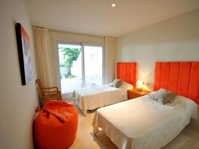 Golden Mile Beachfront Apartment_MPC376 - 2