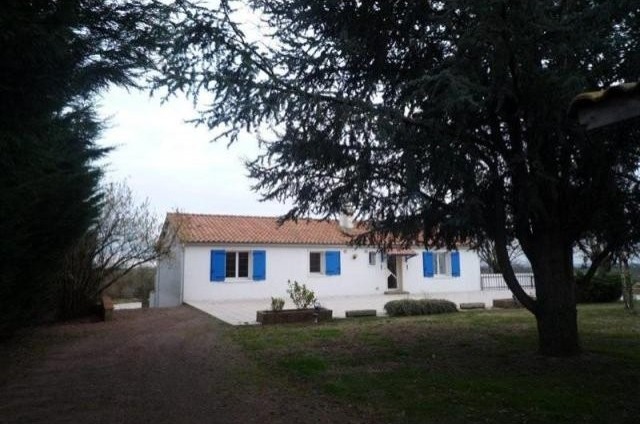 6 bedroom House For Sale: 79000 DANS LE..