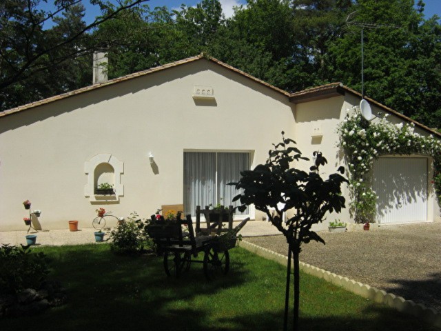 Recent 3 bedroom house, close to..
