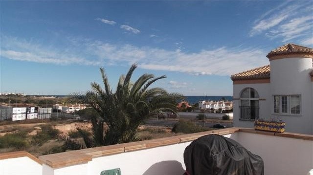 2 BEDROOM APARTMENT IN PLAYA FLAMENCA.. - 2
