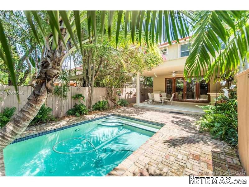 3 bedroom Town House For Sale: 3180.. - 2