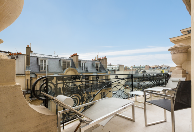 A 5 bed Penthouse apartment of 375m2..