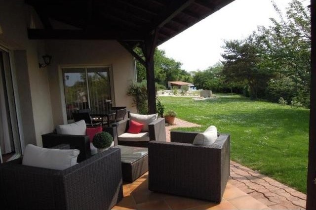 5 bedroom Villa For Sale: 86280 SAINT.. - 2