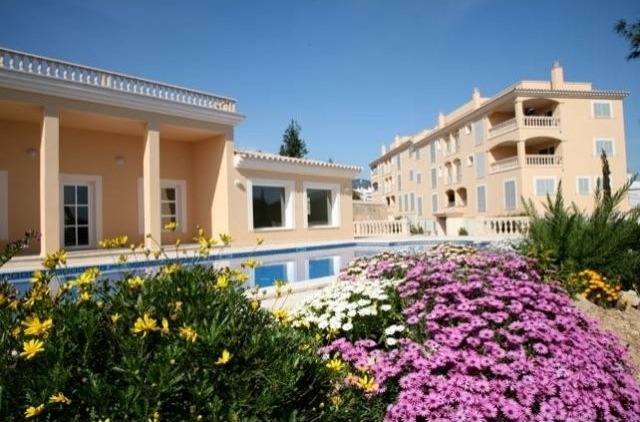 New Top Quality Apartments With Views..