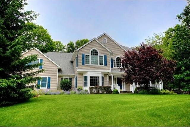 4 bedroom Residence For Sale: Bedford..
