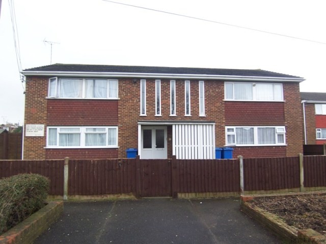 2 bedroom flat in Minster On Sea..