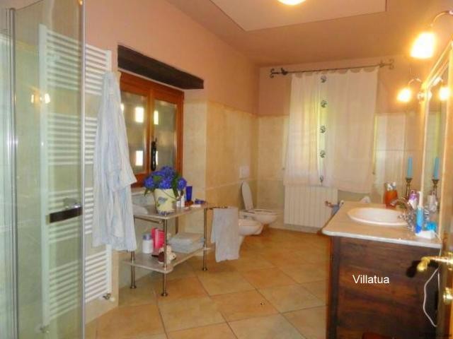 Village/town House - For Sale -..