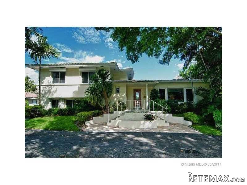 3 bedroom House For Sale: 4500 BANYAN LN - 2