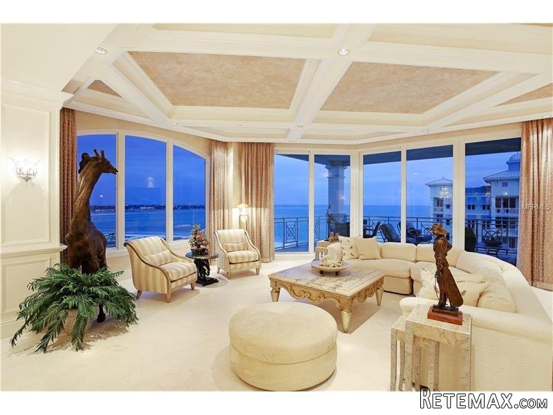 4 bedroom Town House For Sale: 2050.. - 2