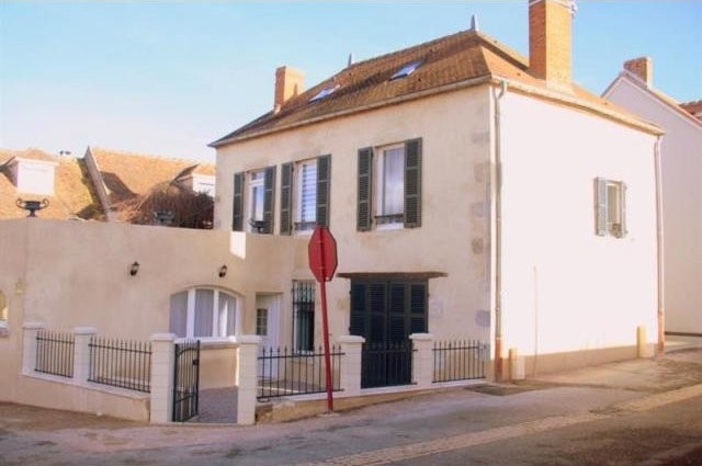 2 bedroom Character For Sale: 03500..