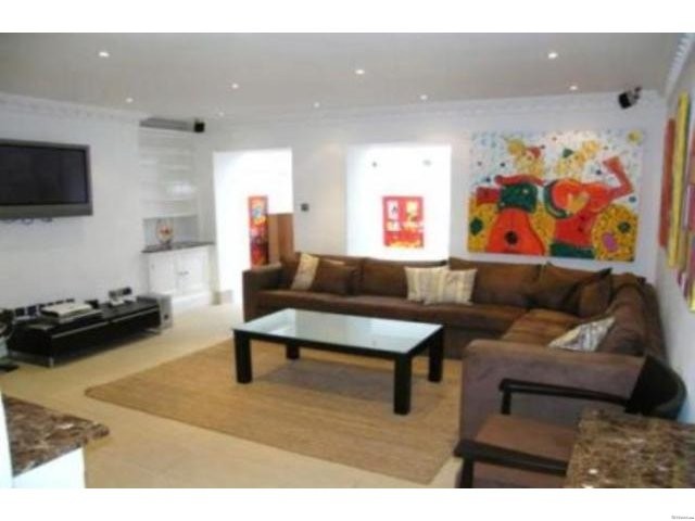 5 bed flat to rent in Upper Berkeley..