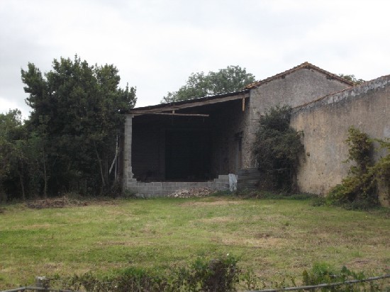 Stone Barn to Renovate, Permission in..