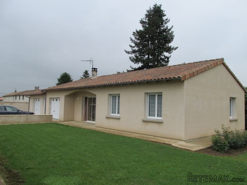 Detached Bungalow With Large Garden