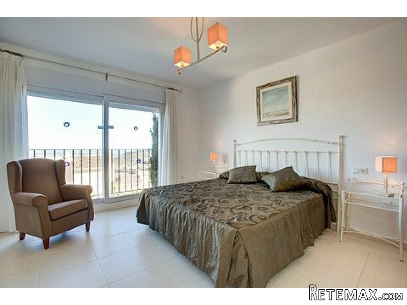 Large 3 Bed Apartment on the Exclusive - 2