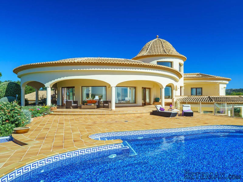 5 Bedrooms - Villa - Alicante - For Sale