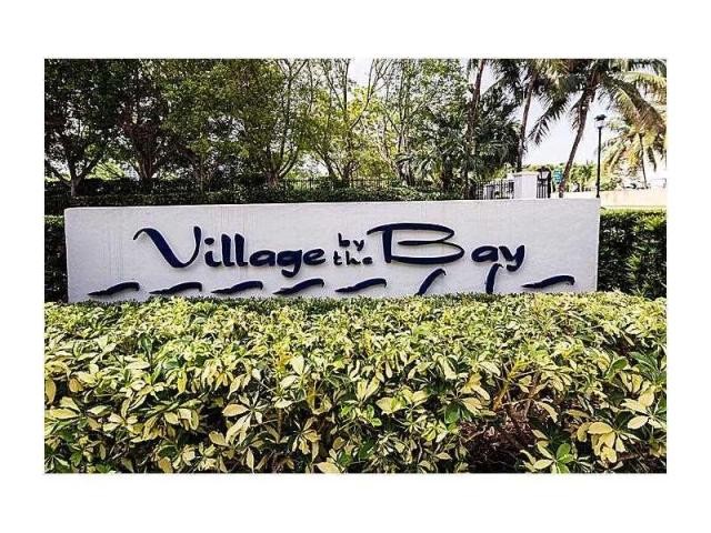 1 bedroom Flat For Sale: 3255 NE 184 ST..