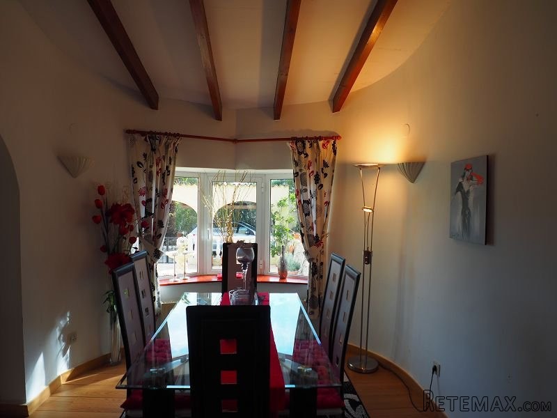 4 Bedrooms - Villa - Alicante - For Sale