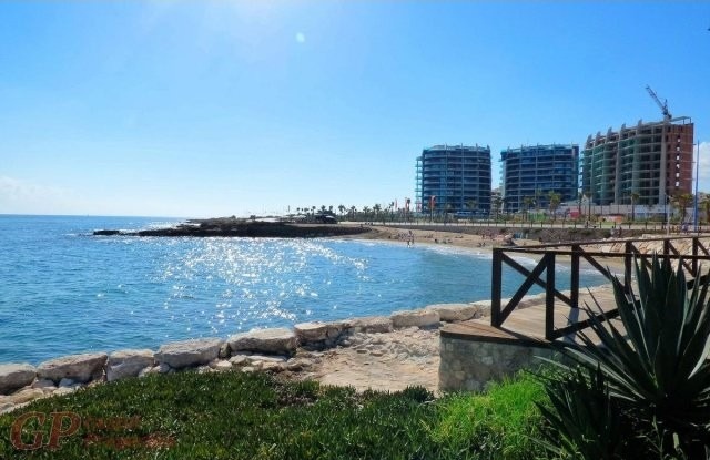 Large 3 Bedroom Penthouse Apartment In..
