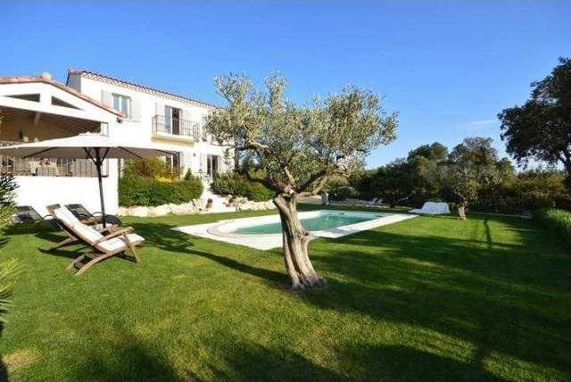 3 Bedroom Country House For Sale