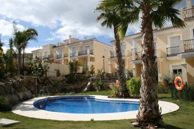 Town House - Situated on the edge of a..