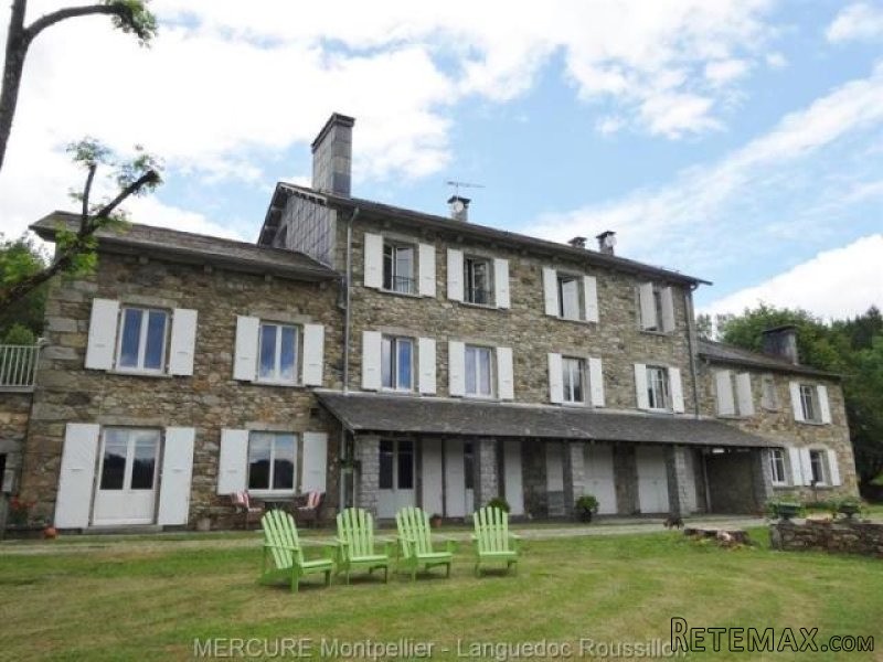 14 bedroom House For Sale: 34330 LA..