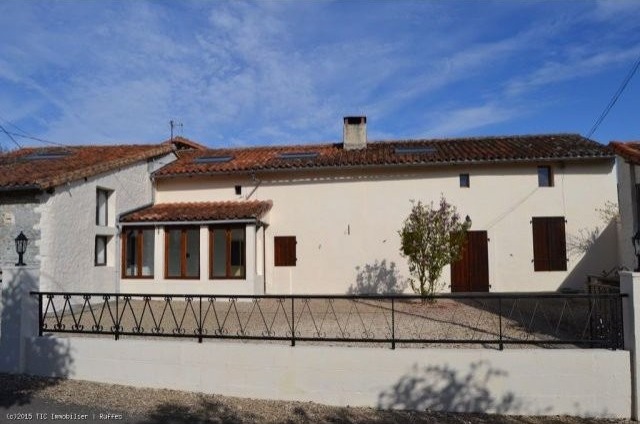 5 bedroom village house with courtyard..