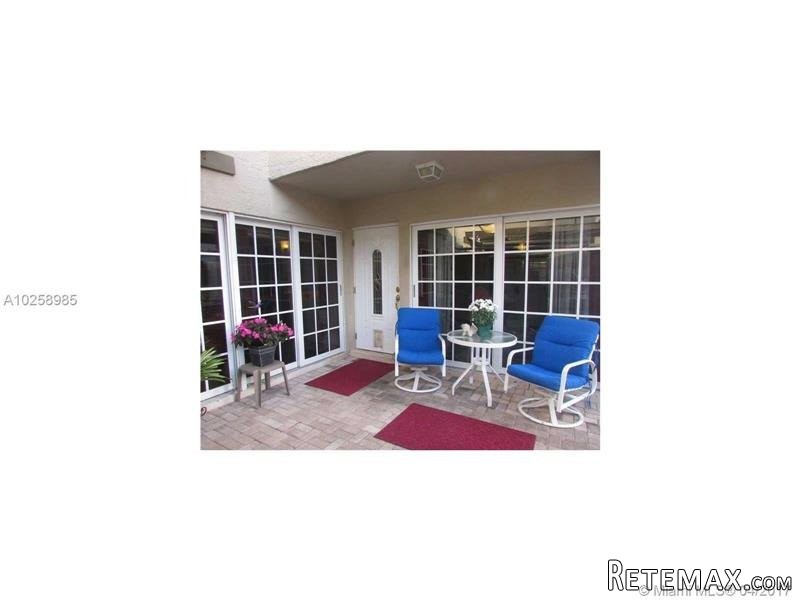 3 bedroom Flat For Sale: 4710 SW 67 Ave.. - 2