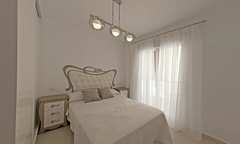 2 Bed Luxurious Apartment minutes from.. - 2