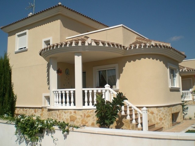 4 Bedrooms - Villa - Alicante - For Sale