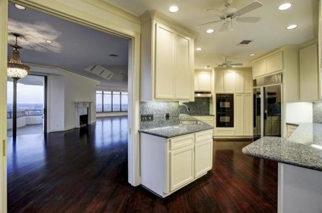 3 bedroom Apartment For Sale: 2121.. - 2