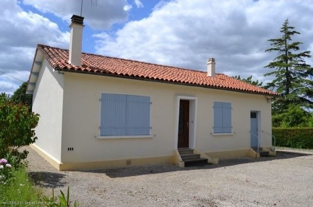 3 Bedroom Town Centre Bungalow With..