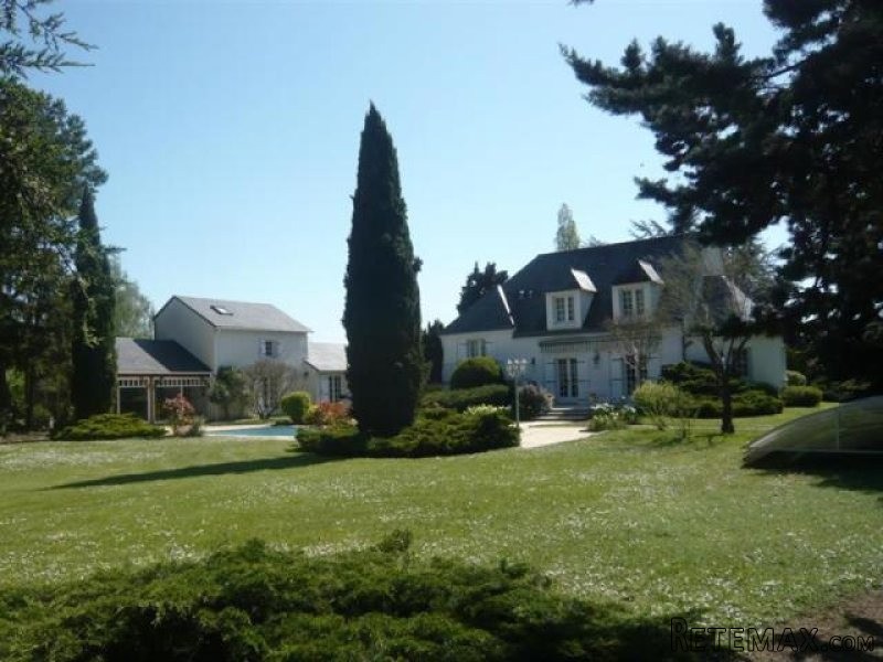 5 bedroom Villa For Sale: 86360..