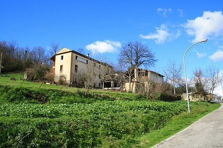 Stunning farmhouse with outbuilding and..