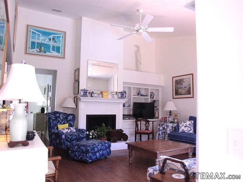 2 bedroom Flat For Sale: 2111 Via.. - 2
