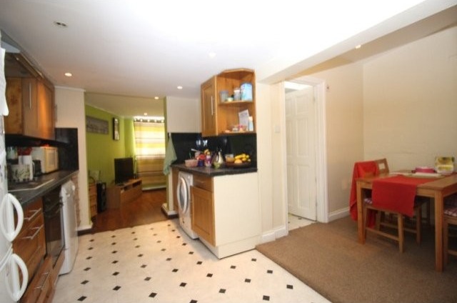 1 Bed Unfurnished Flat, No Pets, No.. - 2