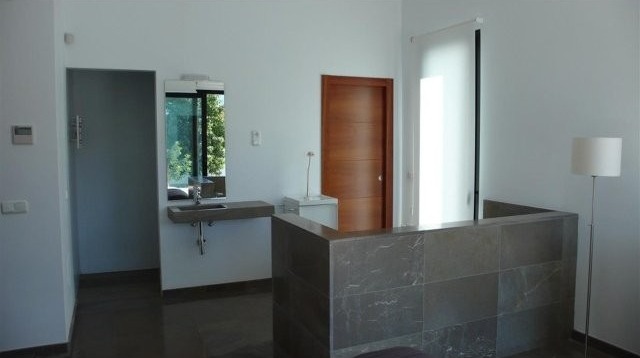 Villa - Stunning 4 bedroom, 2 bathroom.. - 2