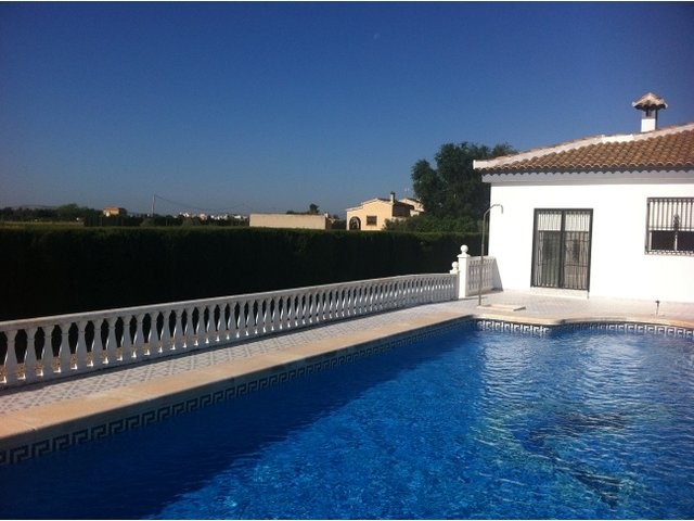 3 BEDROOM COUNTRY HOUSE IN DOLORES..