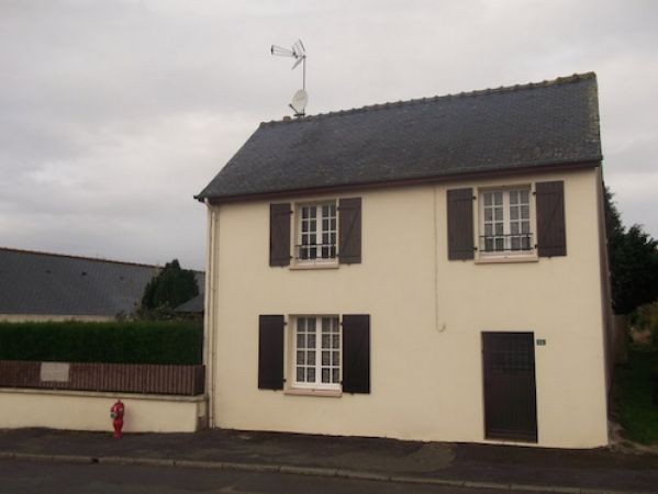 Habitable Village House, Good Holiday..