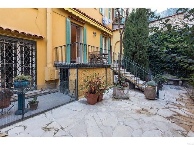 Private Terrace Garden in Port - 2
