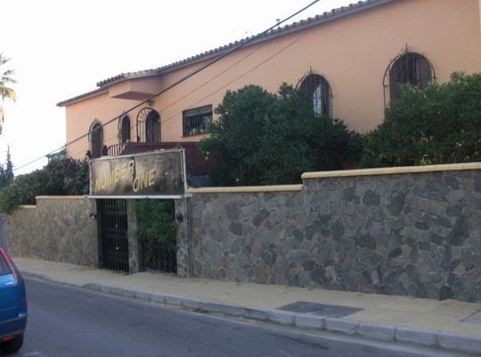 Villa for sale in Nueva Andalucia..