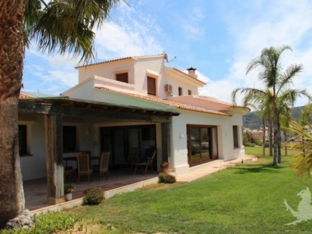 A Fabulous And Tastefully Refurbished.. - 2