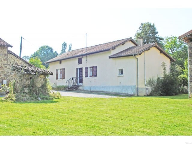 Cottage On 5.5 Hectares Of Land In The..