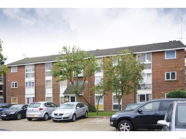 Meads Court, E15