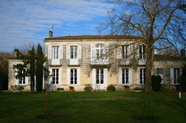 3 bedroom House For Sale: 33000 BORDEAUX
