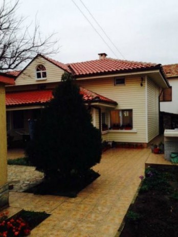 Woning Van 100m2 Met 400m2 Tuin In..