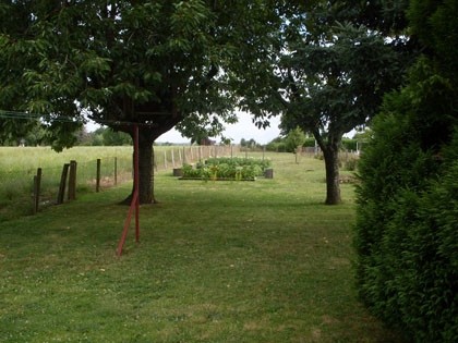 2-bed property in good condition close.. - 2