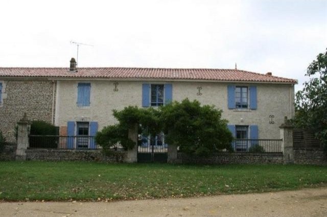 6 bedroom Character For Sale: 85400..