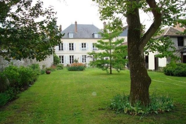 6 bedroom Town House For Sale: 60240.. - 2
