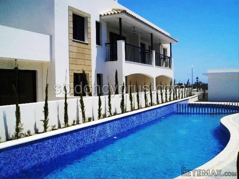 2 Bedrooms - Apartment - Larnaca - For..
